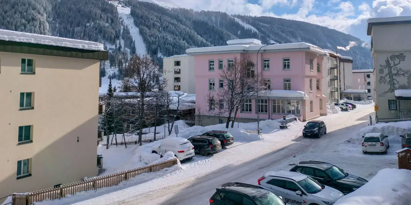 Davos turns into fortress, thousands of army, policy and civil security personnel take guard