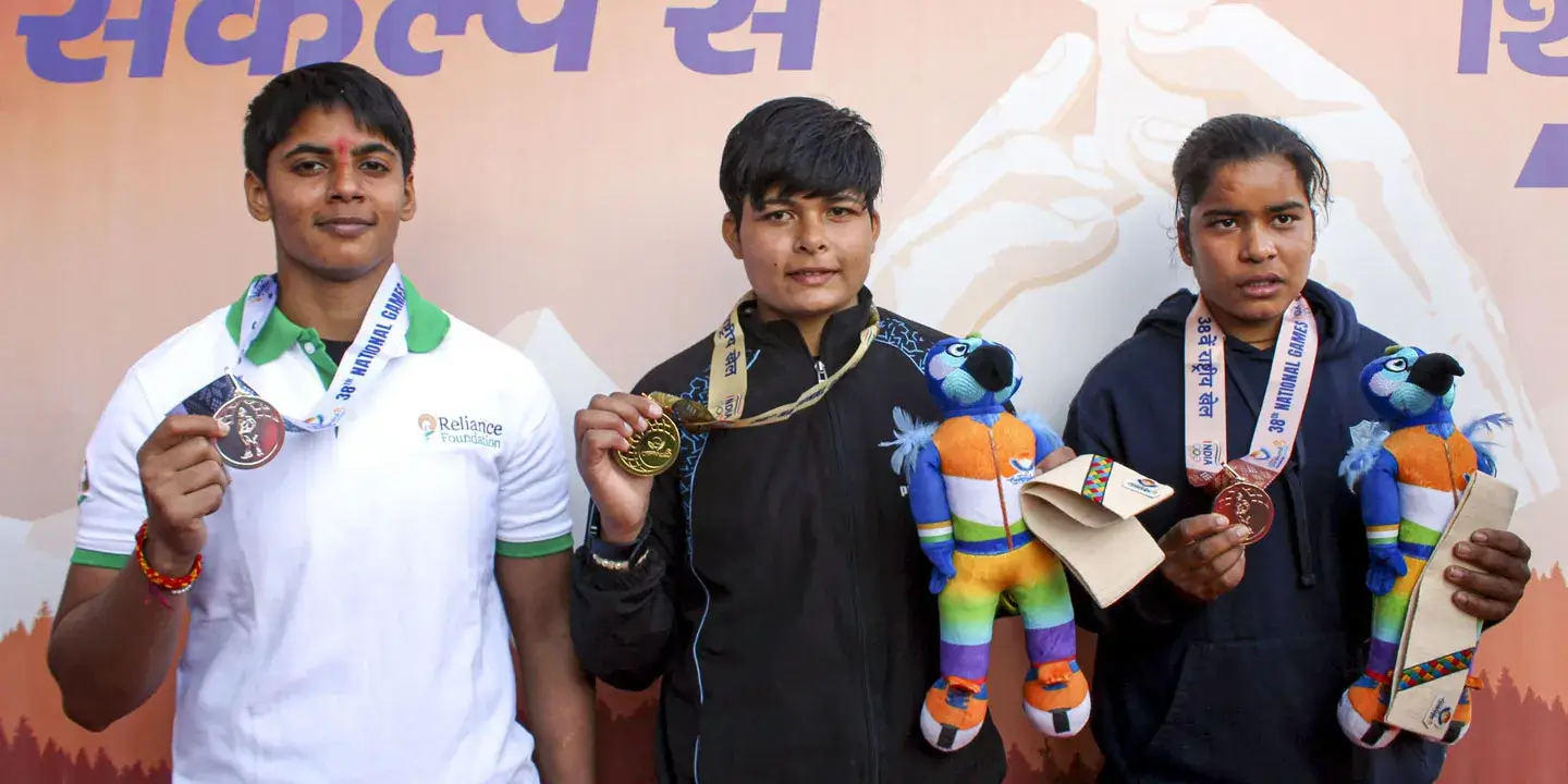 19-year-old farmer's son Dev Meena shines at National Games with pole vault national record