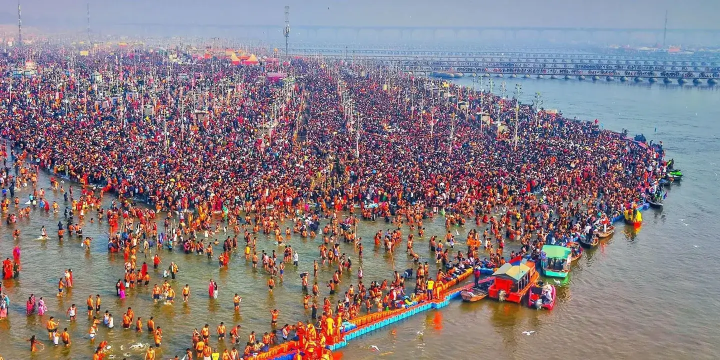 Crowd of devotees throng at Maha Kumbh to take dip in Triveni Sangam