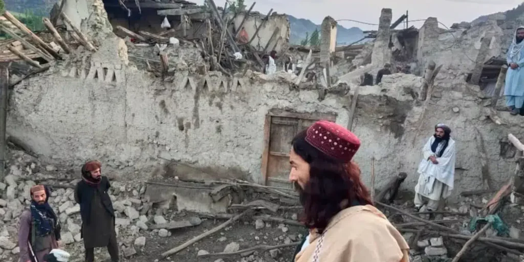 At least 8 killed, nearly 200 injured in northern Afghanistan earthquake