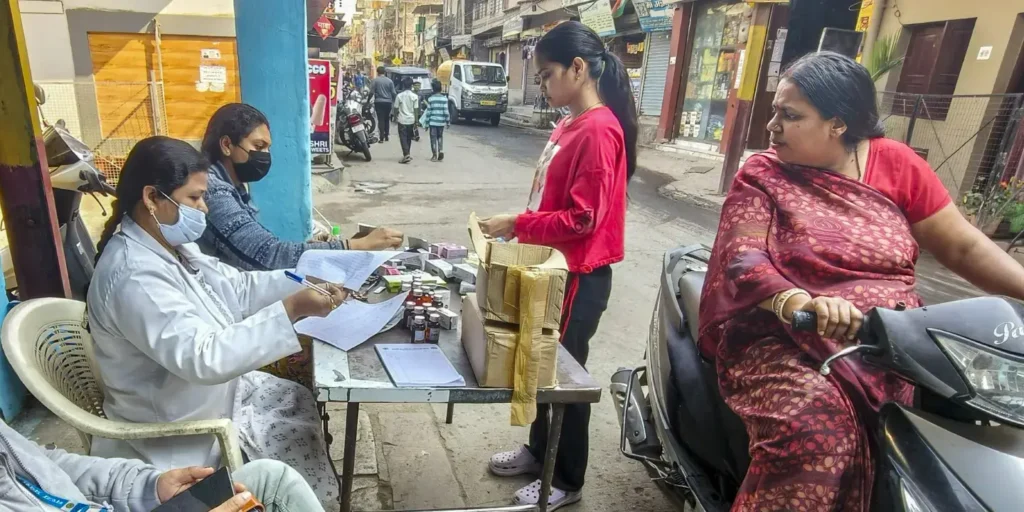 Indore collector draws flak for visiting RSS office; Cong calls him ‘BJP worker’