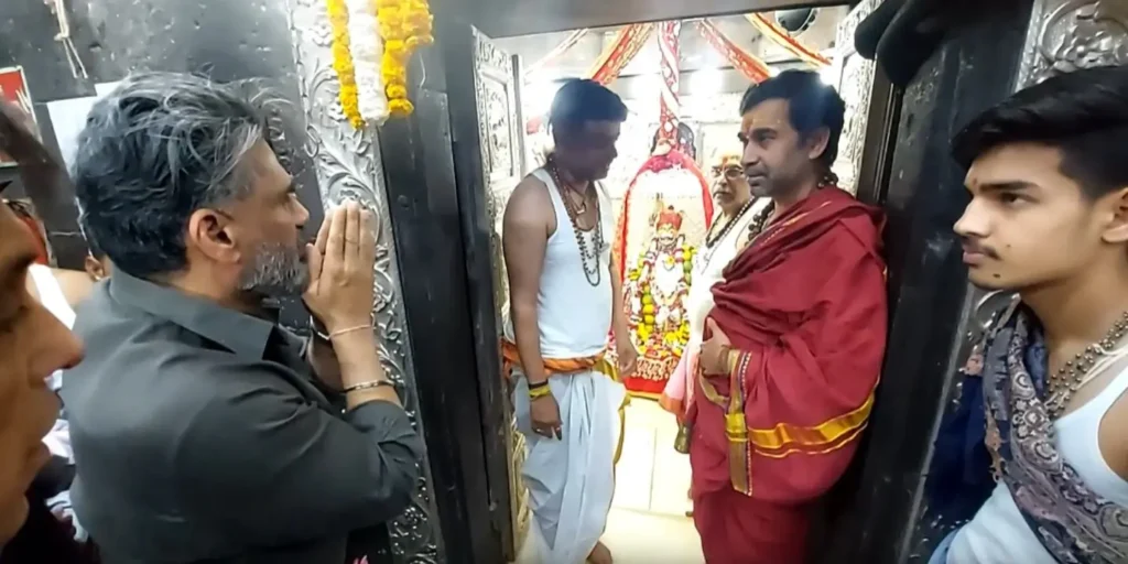 MP: Suniel Shetty offers prayers at Mahakaleshwar Temple after success of ‘Border 2’