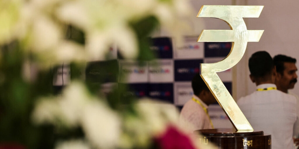 Rupee likely to trade in Rs 90.40-91.20/USD range next week on sustained equity inflows: UBI Report