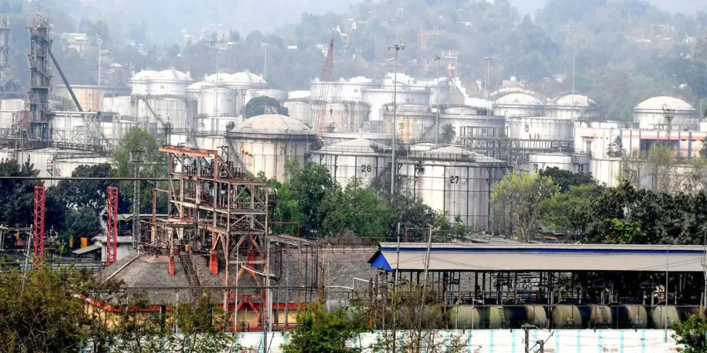 Excise duty cut fails to offset oil marketing companies’ losses amid rising crude prices: Nomura