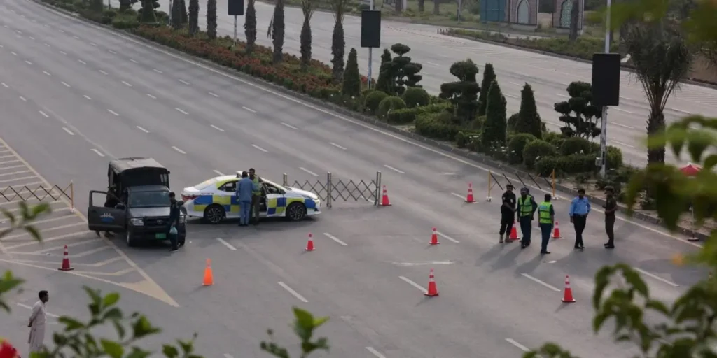 Islamabad remains shut for heavy traffic amid uncertainty over US-Iran talks