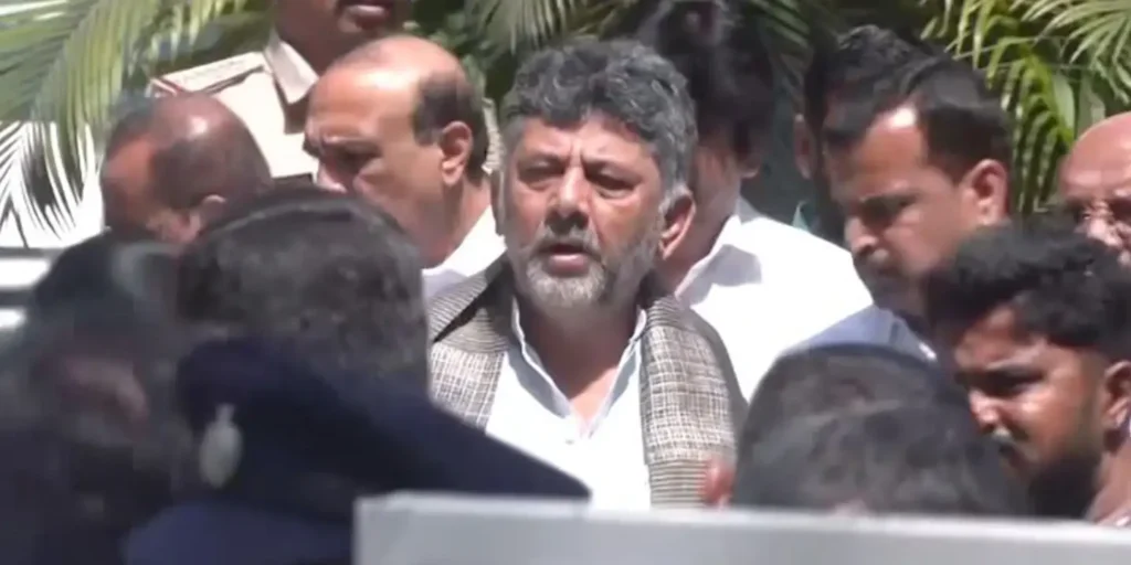 DK Shivakumar calls on Karnataka Governor ahead of crucial CLP meeting at 4 pm today
