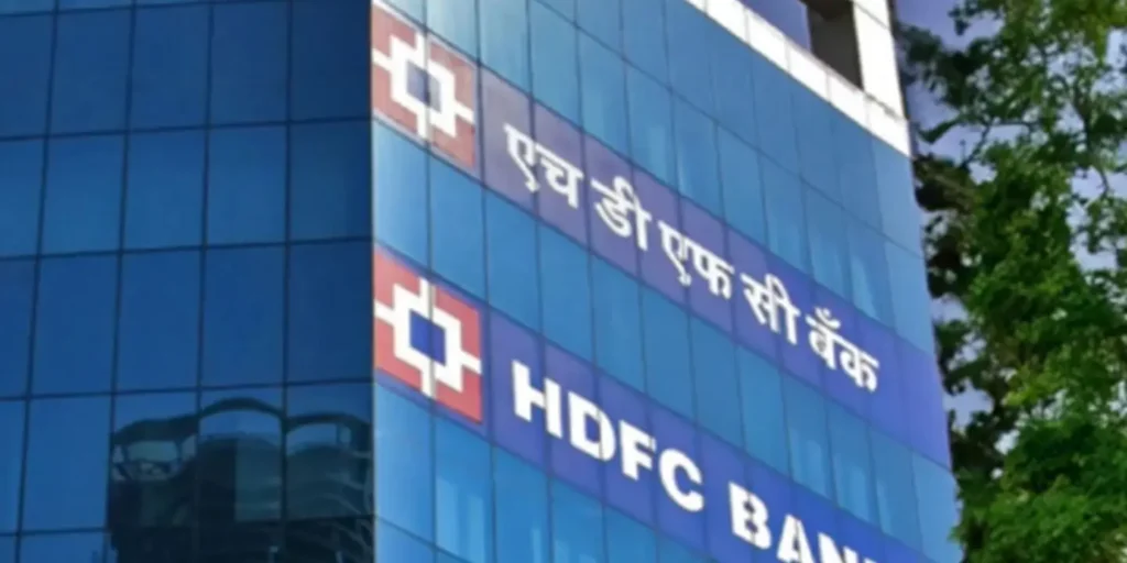 Jeffries says HDFC Bank likely to emerge as key beneficiary of RBI’s FCNR-B mobilisation, Axis Direct says Bank’s growth supported by demand from key sectors