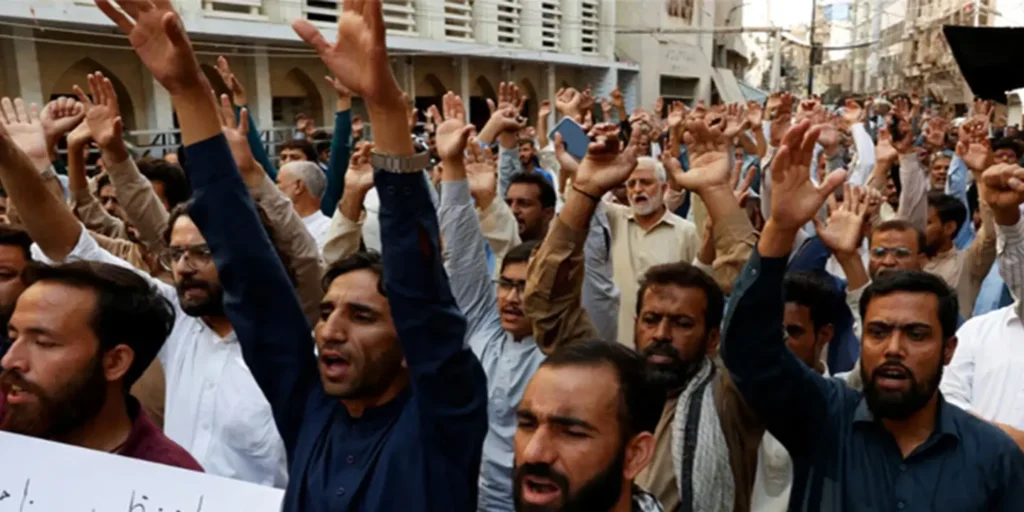 Pak: Karachi municipal workers protest over unpaid increments, pension delays