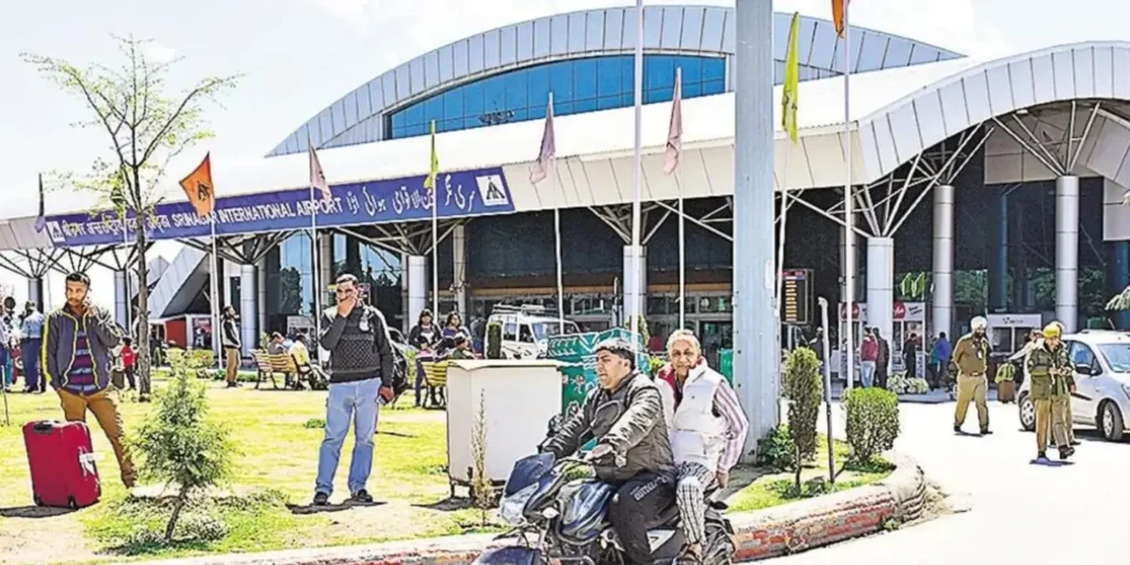 Srinagar airport to be shut for fortnight from Oct 1 for maintenance; locals fear blow to business
