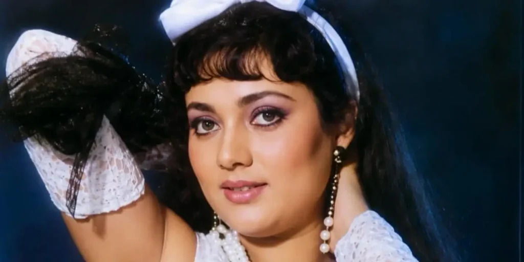 Mandakini shares clip from 1988’s track ‘Julie Julie’