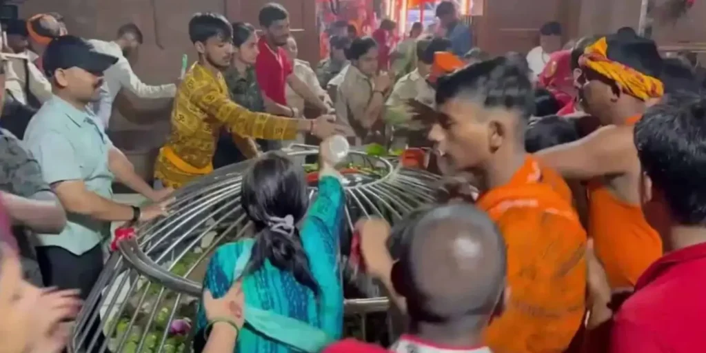 Six dead, several injured in stampede at Bihar temple