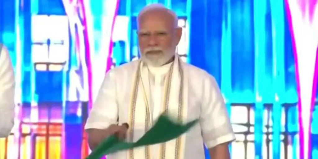 Gujarat: PM Modi lays foundation stone, inaugurates development projects worth over Rs 35,000 crore in Vadodara