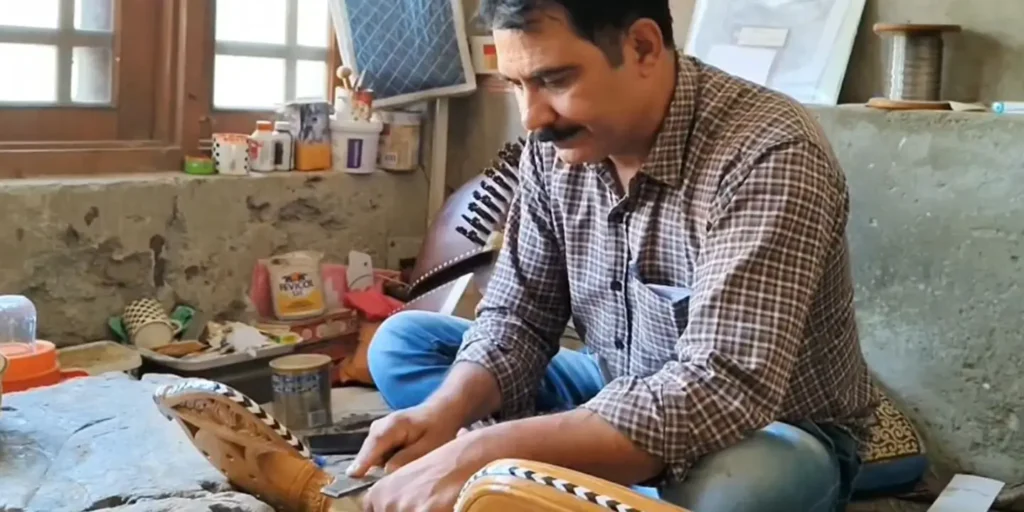 Preserving Kashmir’s musical legacy for 32 years, Budgam artisan seeks greater recognition for artisans